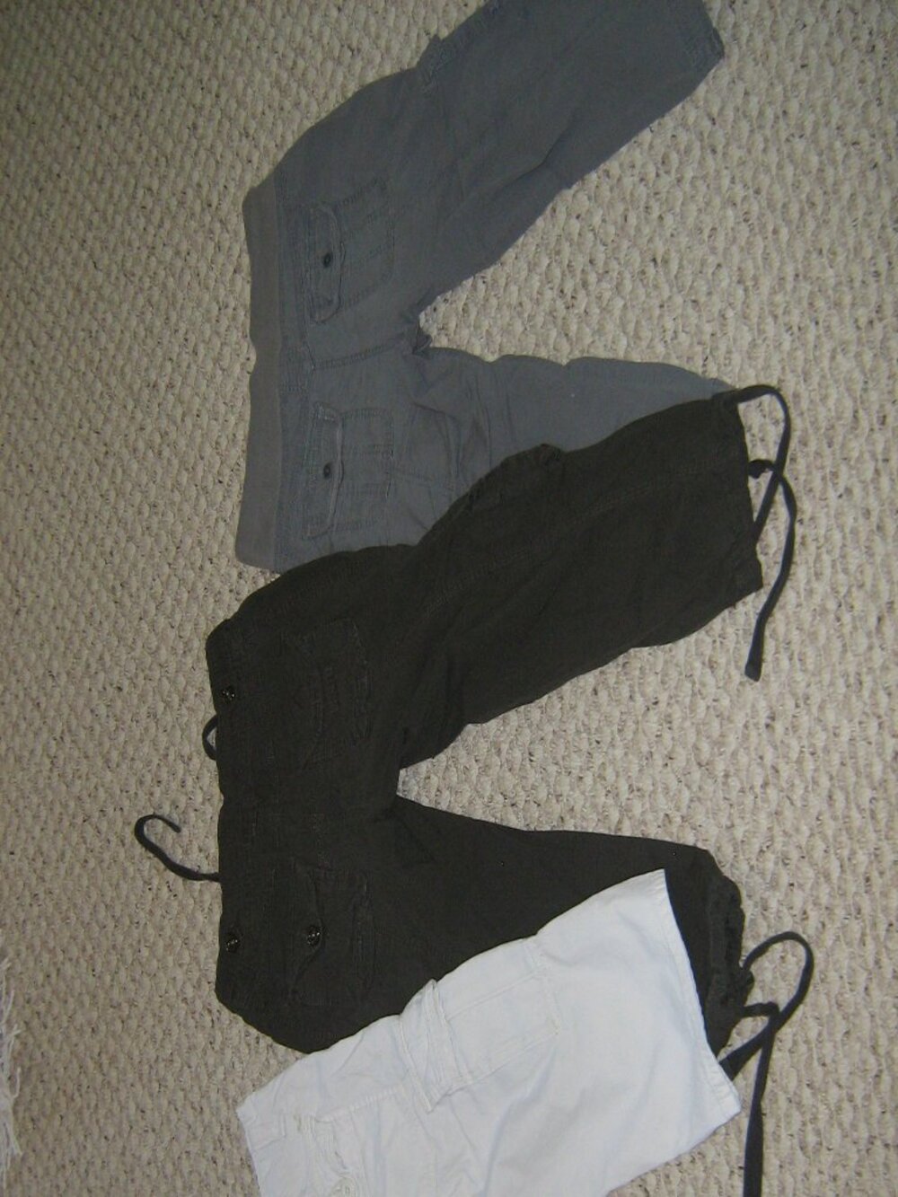 y2k cargo capris (white pair not included) - Picture 2 of 4
